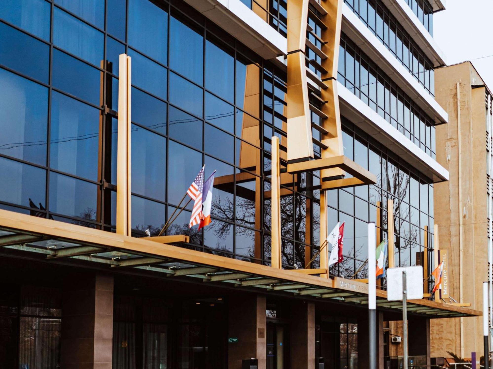 Mercure Almaty City Center Exterior photo
